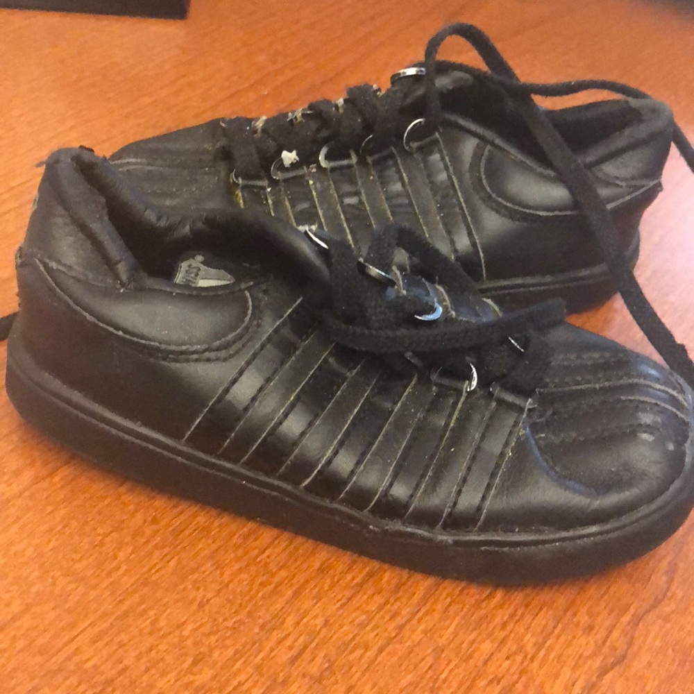 Black KSwiss leather Classics Size 9